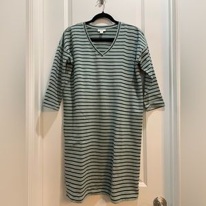 J Jill v-neck stripe 3/4 sleeve pullover shirt dress Side pockets.